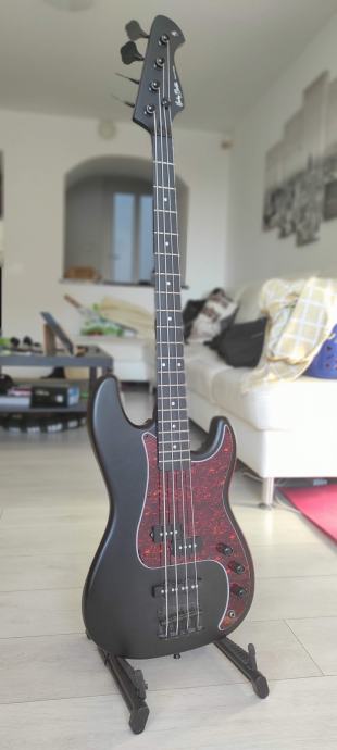 Bas gitara Harley Benton PJ-4 SBK Deluxe