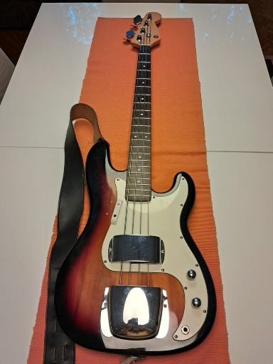 Fender Precision Bass Sunburst