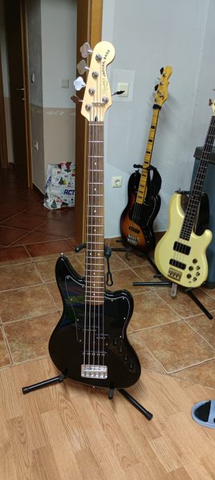 Squier Jaguar bass V