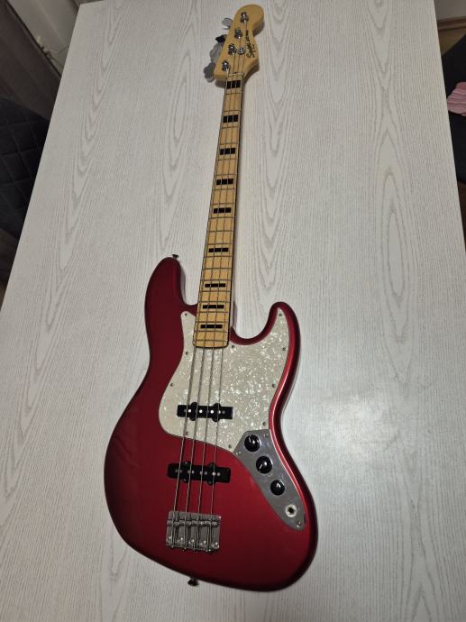 Squier VM Jazz bass 70s Candy apple red