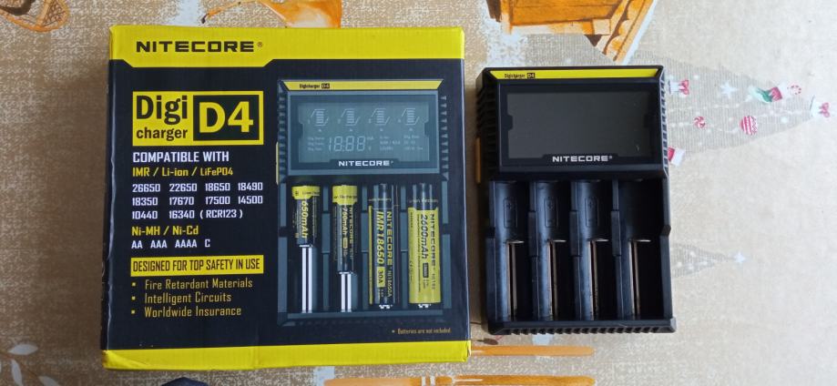 Nitecore Digi D4 punjač