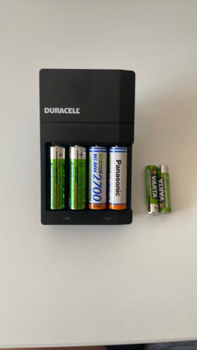 Punjac baterija Duracell