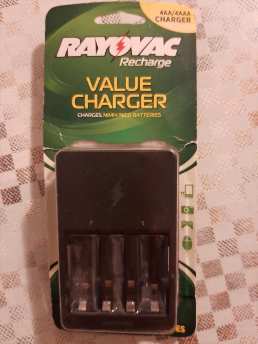 PUNJAČ BATERIJA RAYOVAC NA 120 V ZA AMERIČKO TRŽIŠTE PRODAJEM