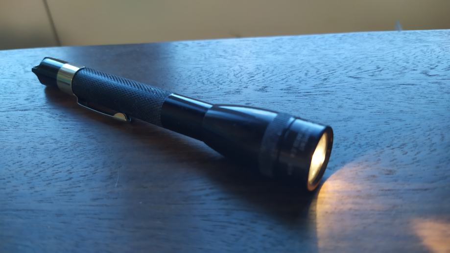 Maglite mini maglite 2 cell AAA ( ontario California )