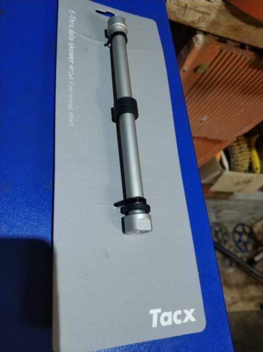 tacx flux 12mm thru axle