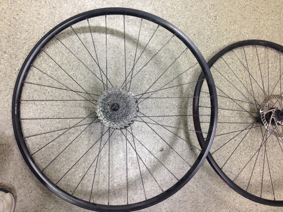 axis road bike wheels