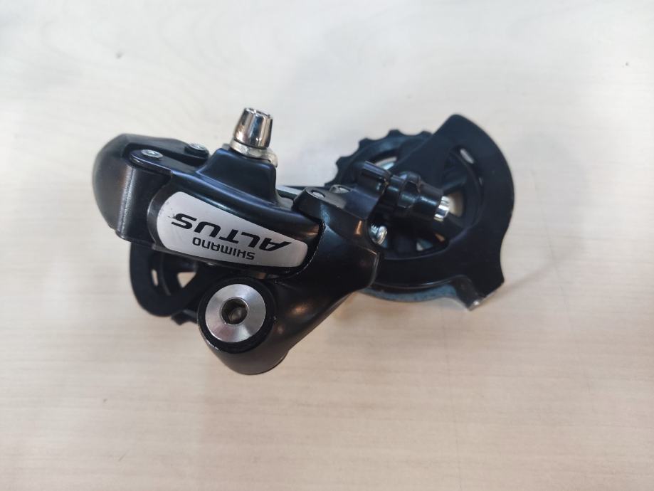 Shimano Altus