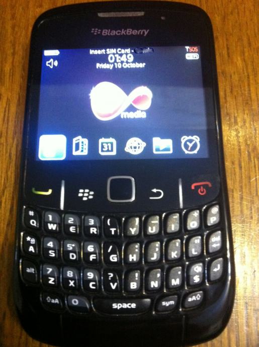 Prodajem Blackberry curve 8250 - Dbk