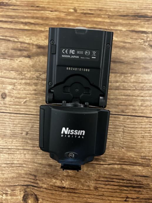 Nissin i400 (za Sony)