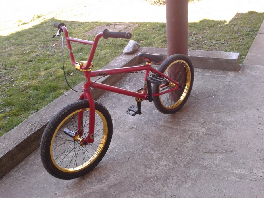 kink whip 2012