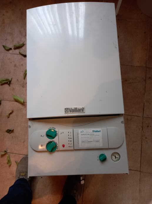 Bojler Vaillant TYP DGN6 kombinirani servisiran