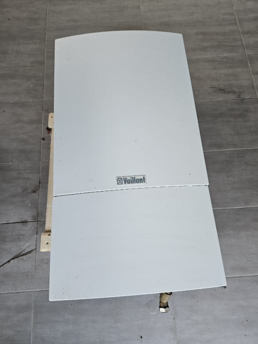 Plinski bojler Vaillant 24 kW fasadni