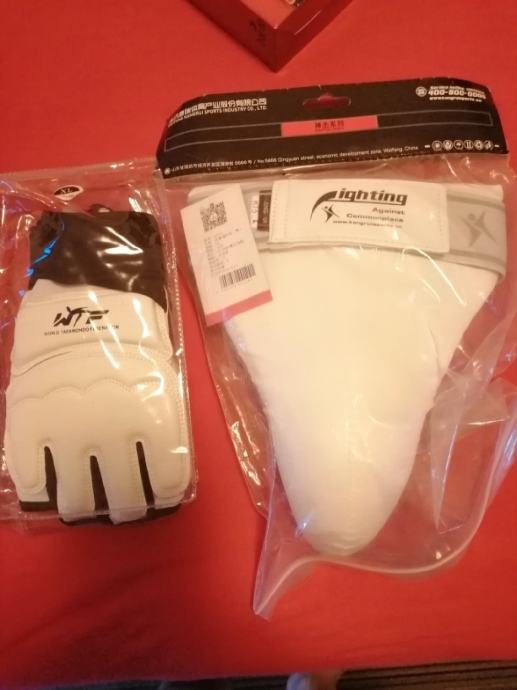 Teakwondo rukavice i suspenzor, xl veličina, 160 - 190cm, novo, 30€