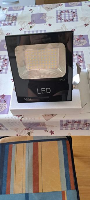 NOVI LED REFLEKTOR 50W  I 12V