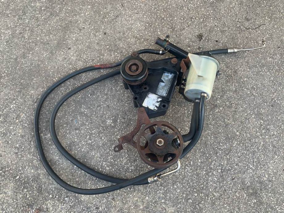 Volvo 4.3 servo pumpa