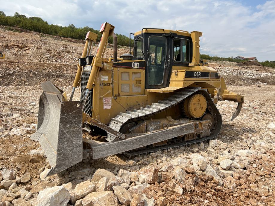 CAT D6R Serie II sa riperom