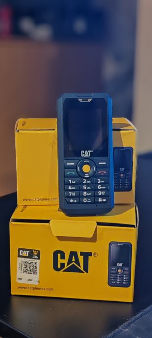 CAT B30 - 3 komada - 20€ po komadu.