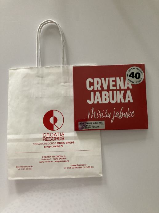 Crvena jabuka - Mirišu jabuke