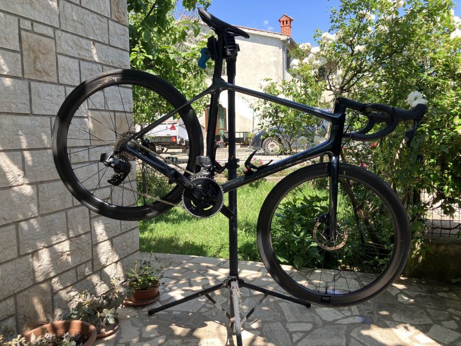 GIANT TCR ADVANCED PRO 1 DISC-AX BLACK DIAMOND (2022.)