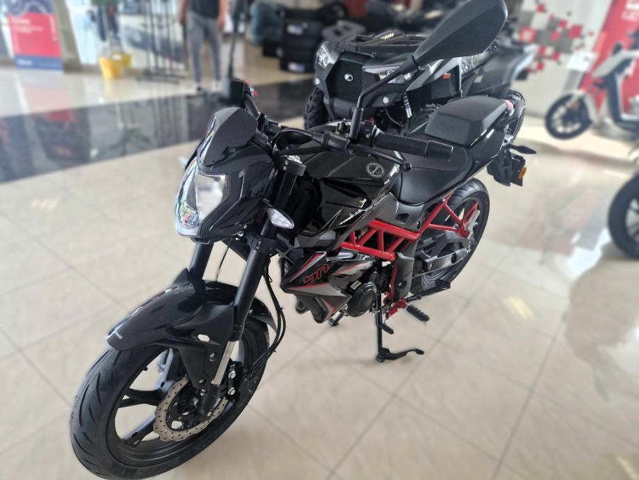 Benelli BN 125 125 cm3, 2024 god.