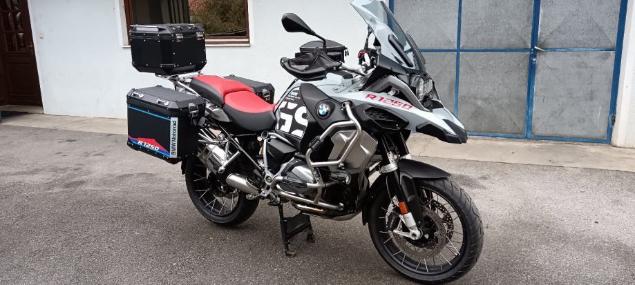 BMW R1250GS ADV, akrapović, koferi, navi, full oprema....., 2019 god.