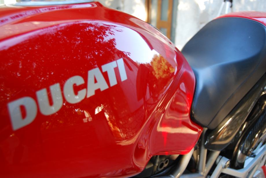 Ducati Monster S4 916 cm3, 2001 god.