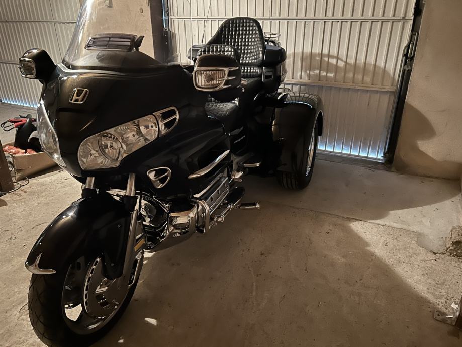 Honda 1800 Goldwing 24900€ BiH TABLE, MOGUĆA ZAMJENA, 2004 god.