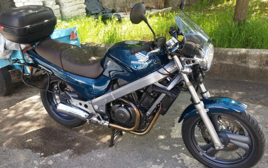 Honda ntv 650 revere