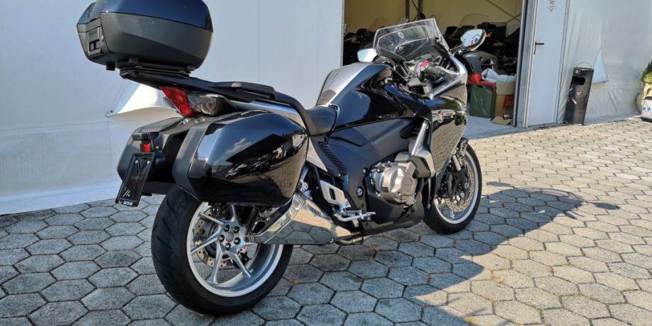 Honda VFR 1200 F DCT AUTOMATIC 1237 cm3, 2013 god.