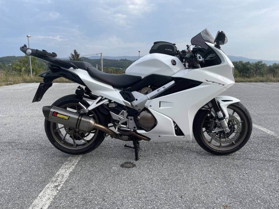 Honda VFR 800 cm3 VTEC, 2015 god.