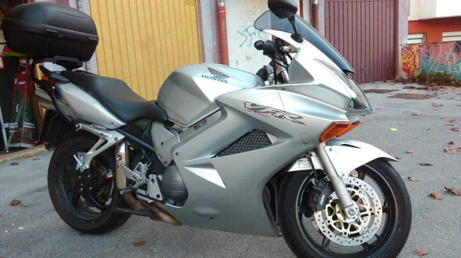 Honda vfr 800 2003