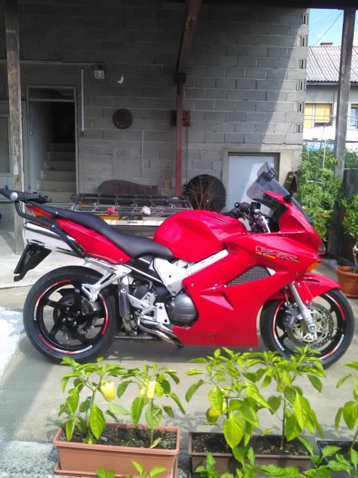 Honda vfr v4