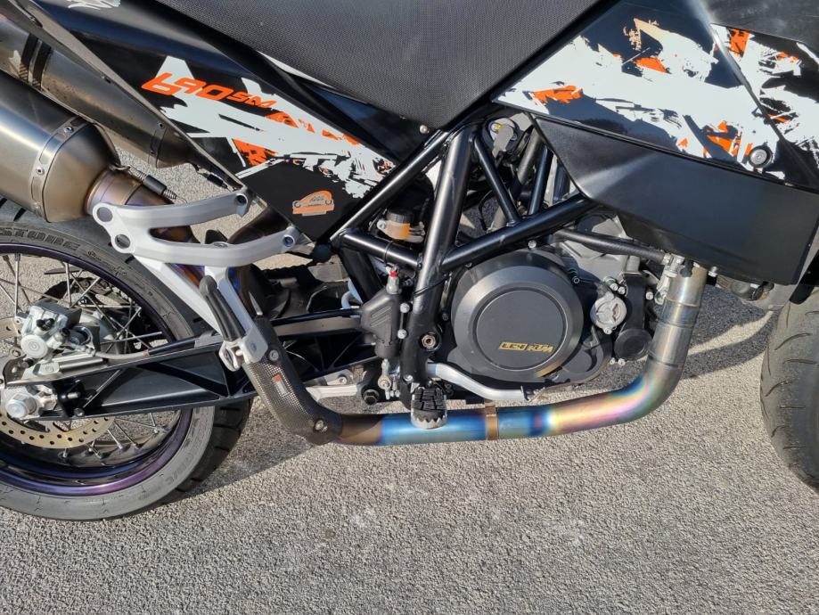 akrapovic 690