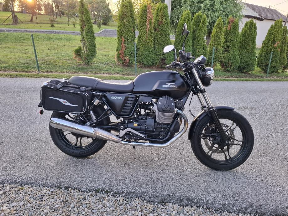 Moto Guzzi V7 II, 2015 god.