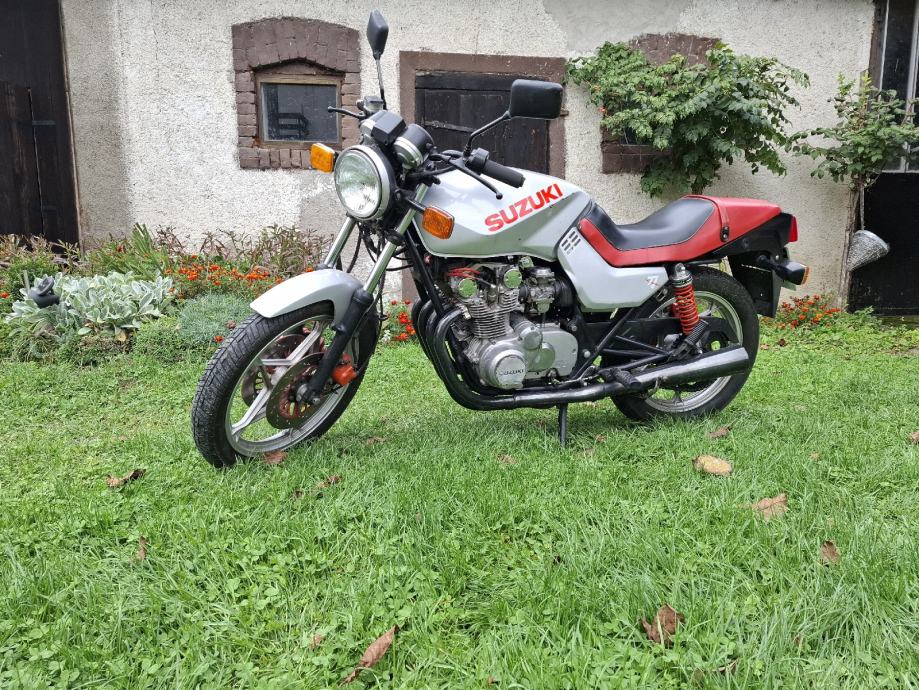 Suzuki Gs 550 550 cm3, 1982 god.