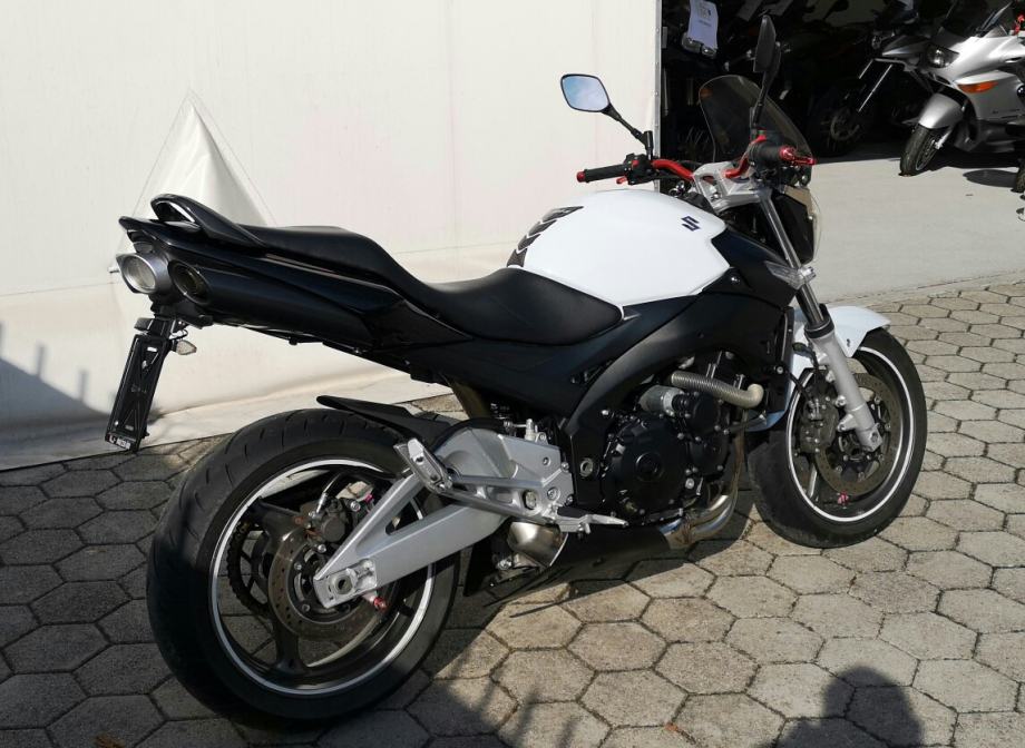 Suzuki gsr 600 запчасти