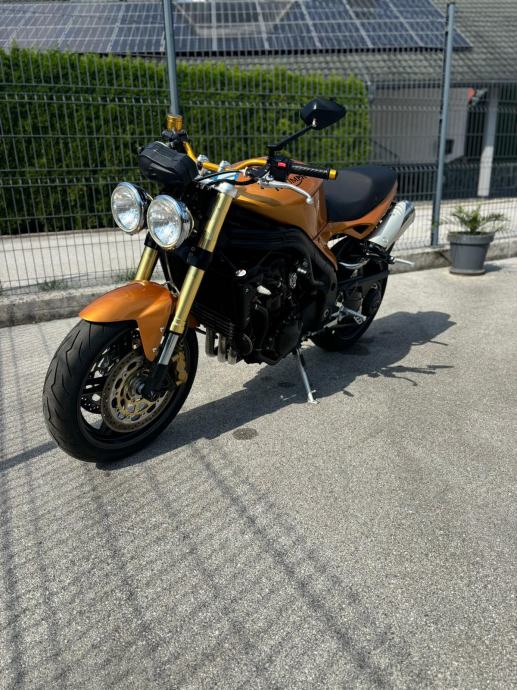 Triumph SPEED TRIPLE 1050 1050 cm3, 2006 god.