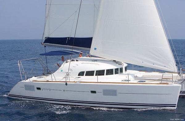 LAGOON 410 CATAMARAN CHARTER (8+2)