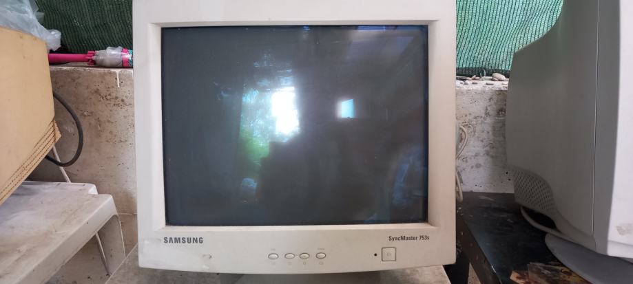 CRT monitor Samsung, rabljeno