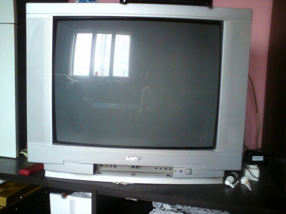 TV SANYO 72 cm