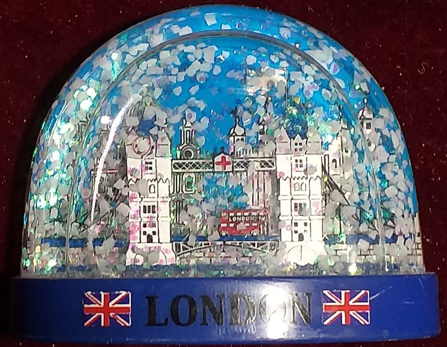 London snow globe - snježna kugla - magnet