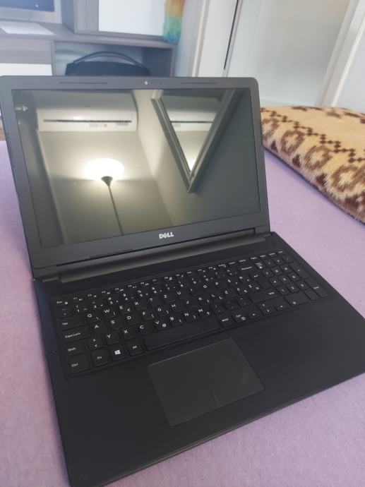 dell inspiron 15-3567,i7,250gb SSD,1tb hdd,12gb ram(1x8,1x4gb)