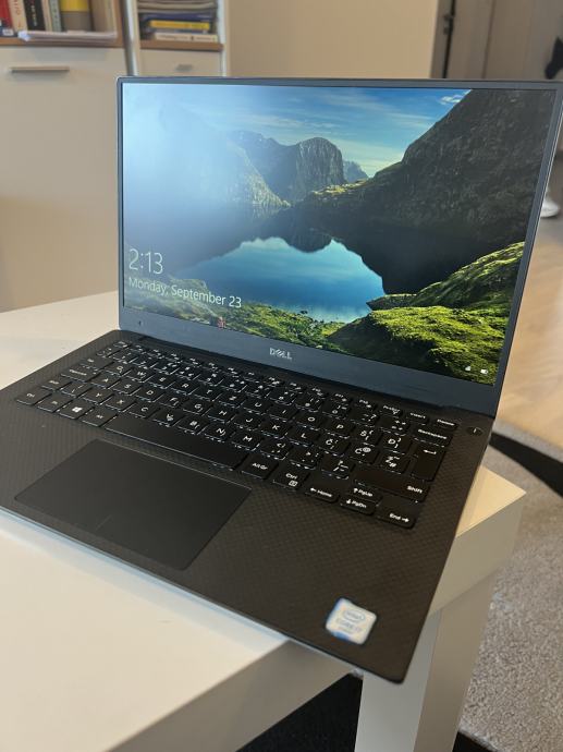 Dell XPS 13 9350 laptop **8GB RAMA**256GB SSD