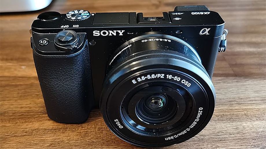 Sony Alpha a6100 + Kit Objektiv