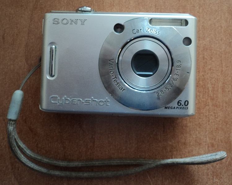 Sony Cyber-shot DSC-W30