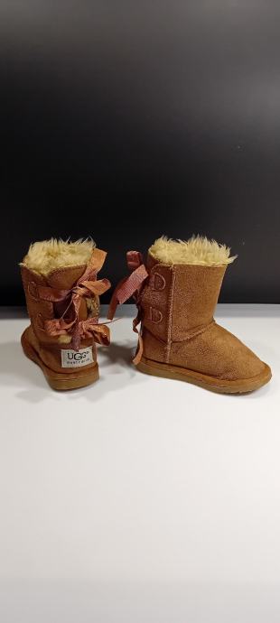 UGG čizme br. 24