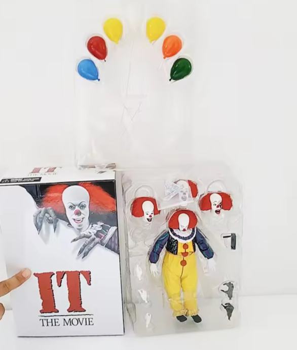 NECA  IT Ultimate Pennywise (1990) figura, 7" veličina, novo!