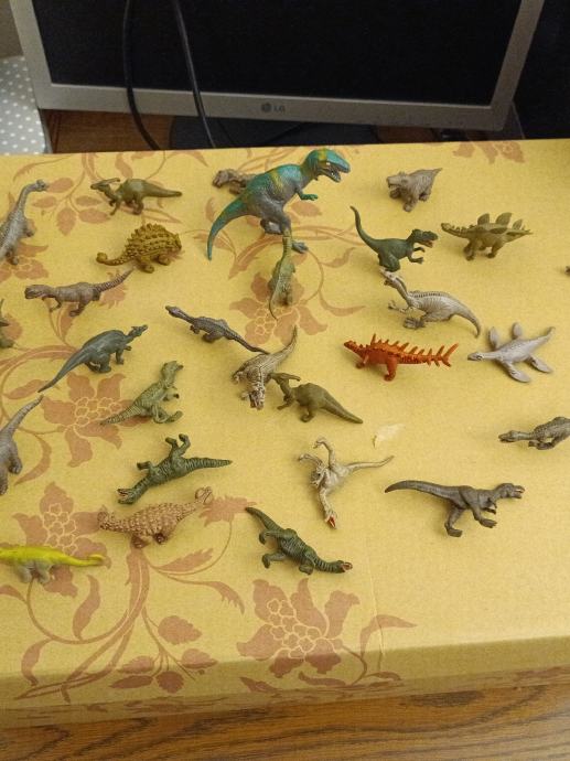 Set figurica dinosauri