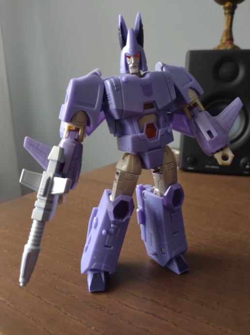 Transformers Kingdom Voyager Cyclonus