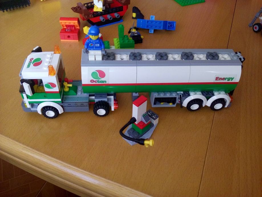 LEGO Tank Truck 3180-1 City